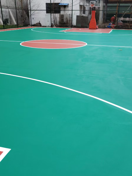 公安 球场长期使用易出现地面开裂